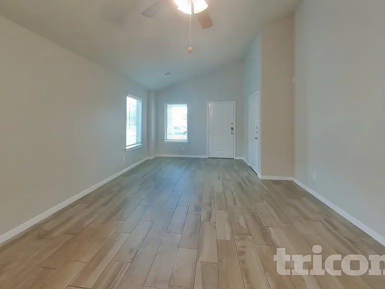 9829 Glen Brook Ln — Photo 2