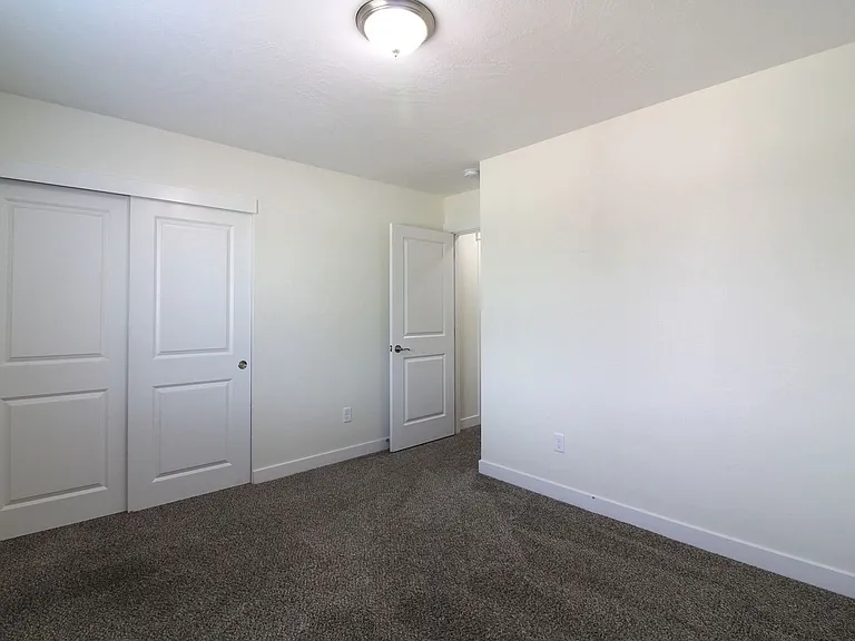1073 S Cedar Pl — Photo 9