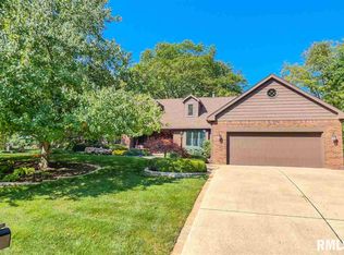 217 W Morningside Dr, Peoria, IL 61614