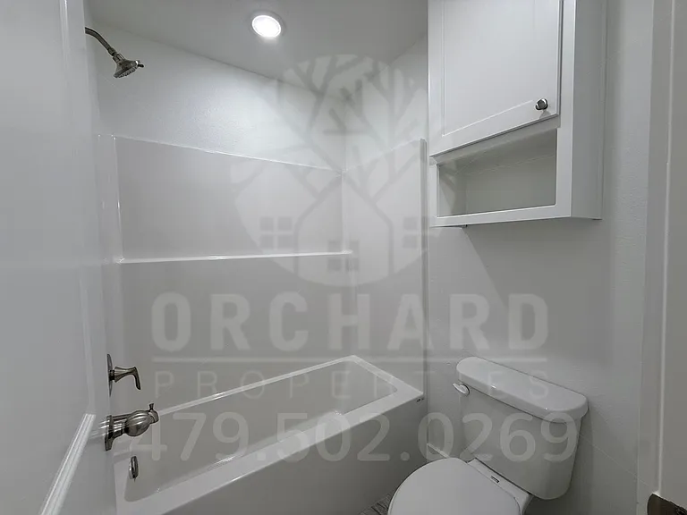 2002 E Brookview Dr — Photo 16