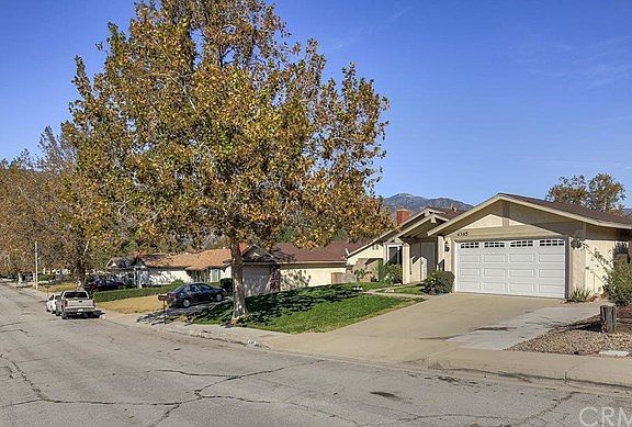 3rd image of 4365 N Lakewood Dr