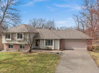 6667 Kingsview Ln N, Maple Grove, MN 55311