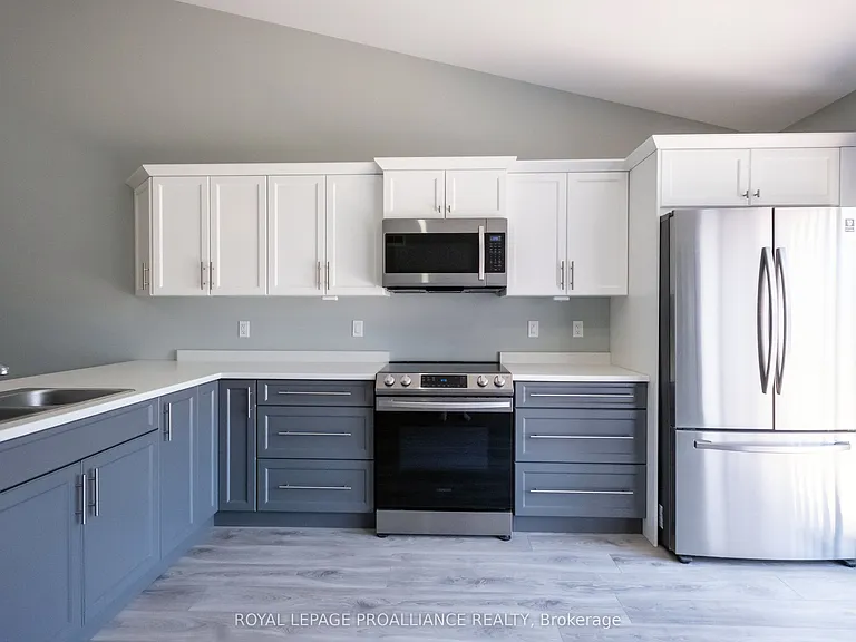 22 Stirling Cres — Photo 12