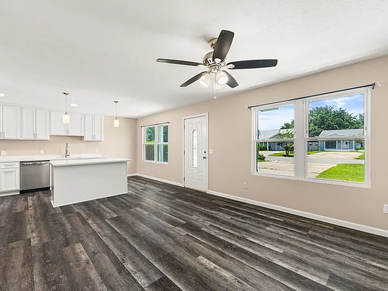 2716 Oak Hammock Dr — Photo 5