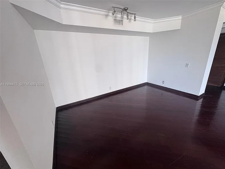 3610 Yacht Club Dr #1002 — Photo 21