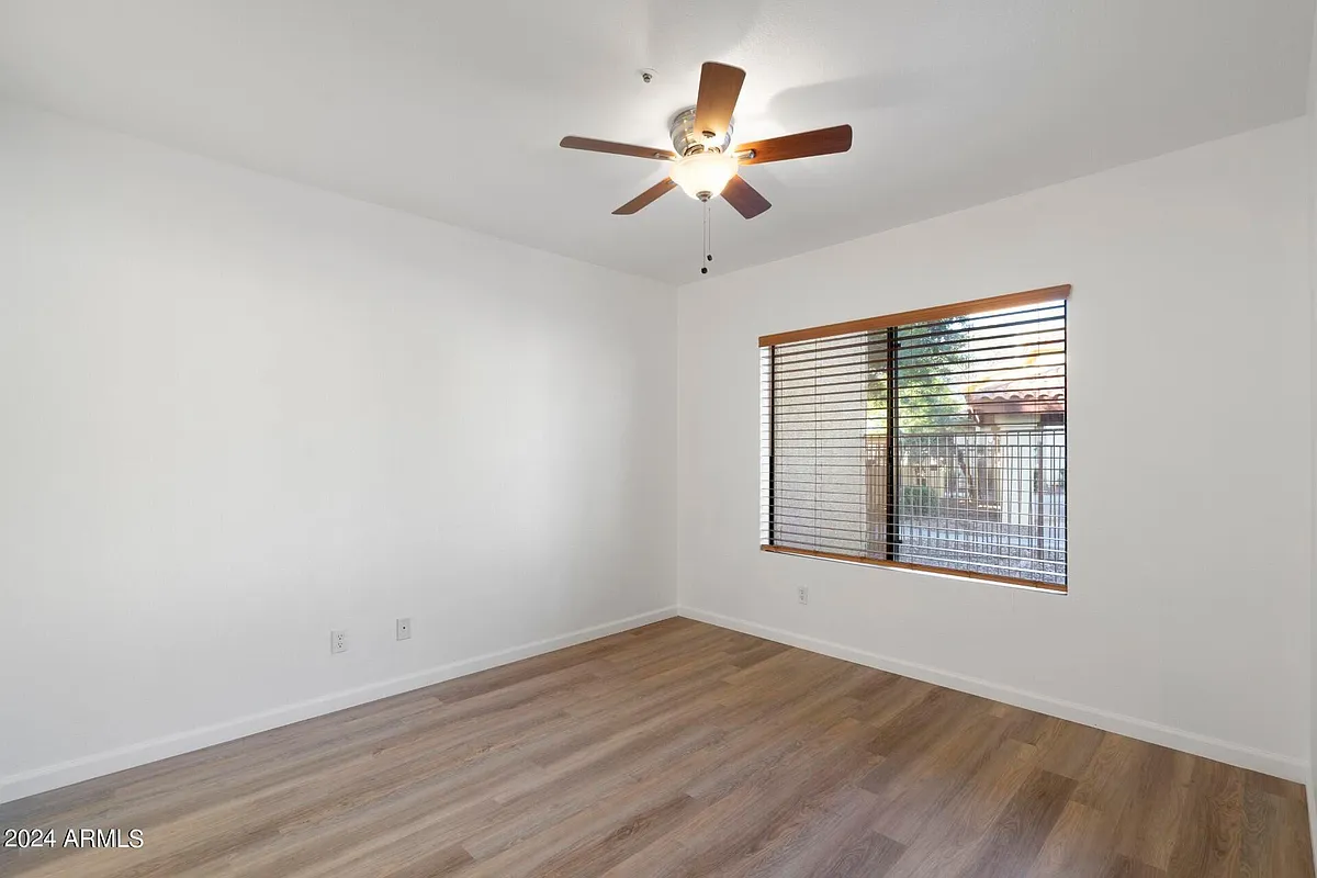 Building Photo - 7008 E Gold Dust Ave #103
