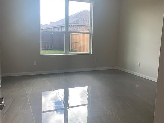 4th image of 3903 Grand Canal Dr