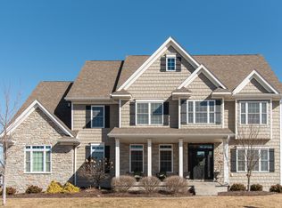 6423 Gabrielle Way, Davenport, IA 52807