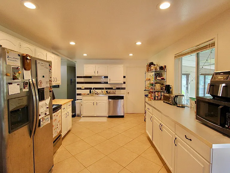 1405 Abilene Dr — Photo 3