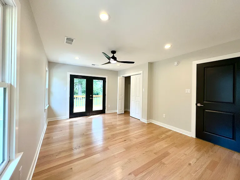 4342 Hilldale Ave — Photo 6