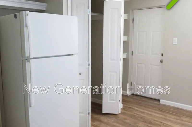 Studio, 1.0 bath, 396 sqft, $500 — Photo 4