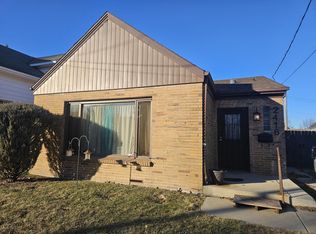 2416 Lawn St, Racine, WI 53404