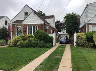 38 Stephen Pl, Valley Stream, NY 11580