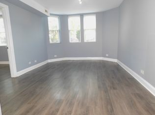 704 Reba Pl #1A, Evanston, IL 60202