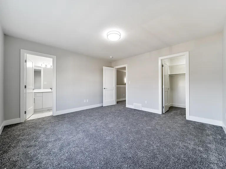 595 Black Stone Blvd #M — Photo 14