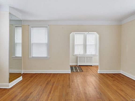 2nd image of 833 Revere Ave