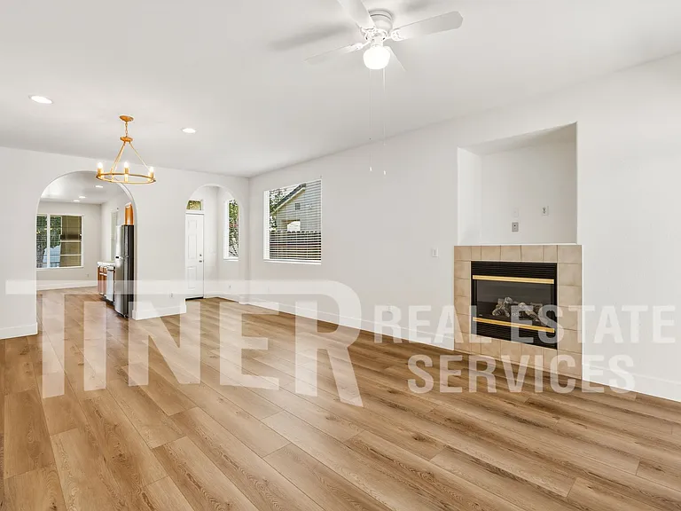9716 Marianna Way — Photo 7