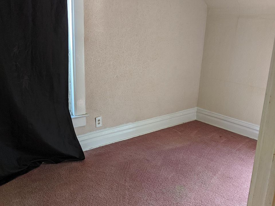 2nd image of 1105 Camp St