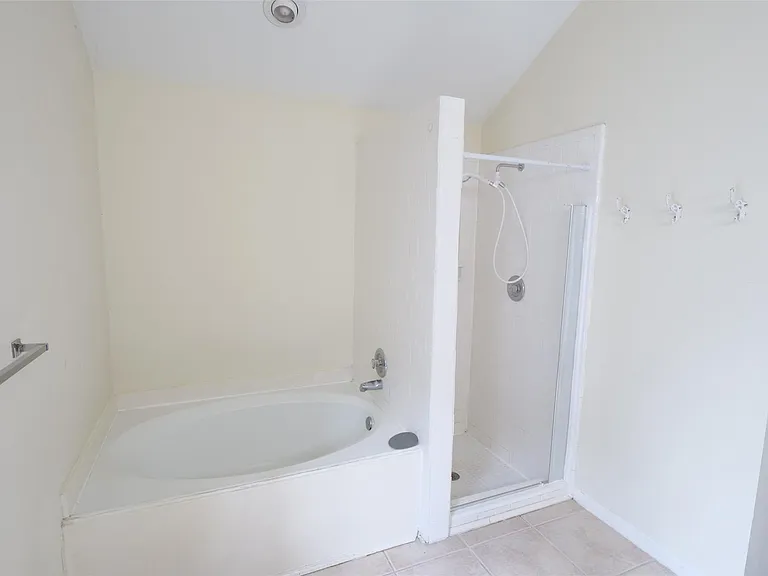 1314 Hollow Ash Ln — Photo 15
