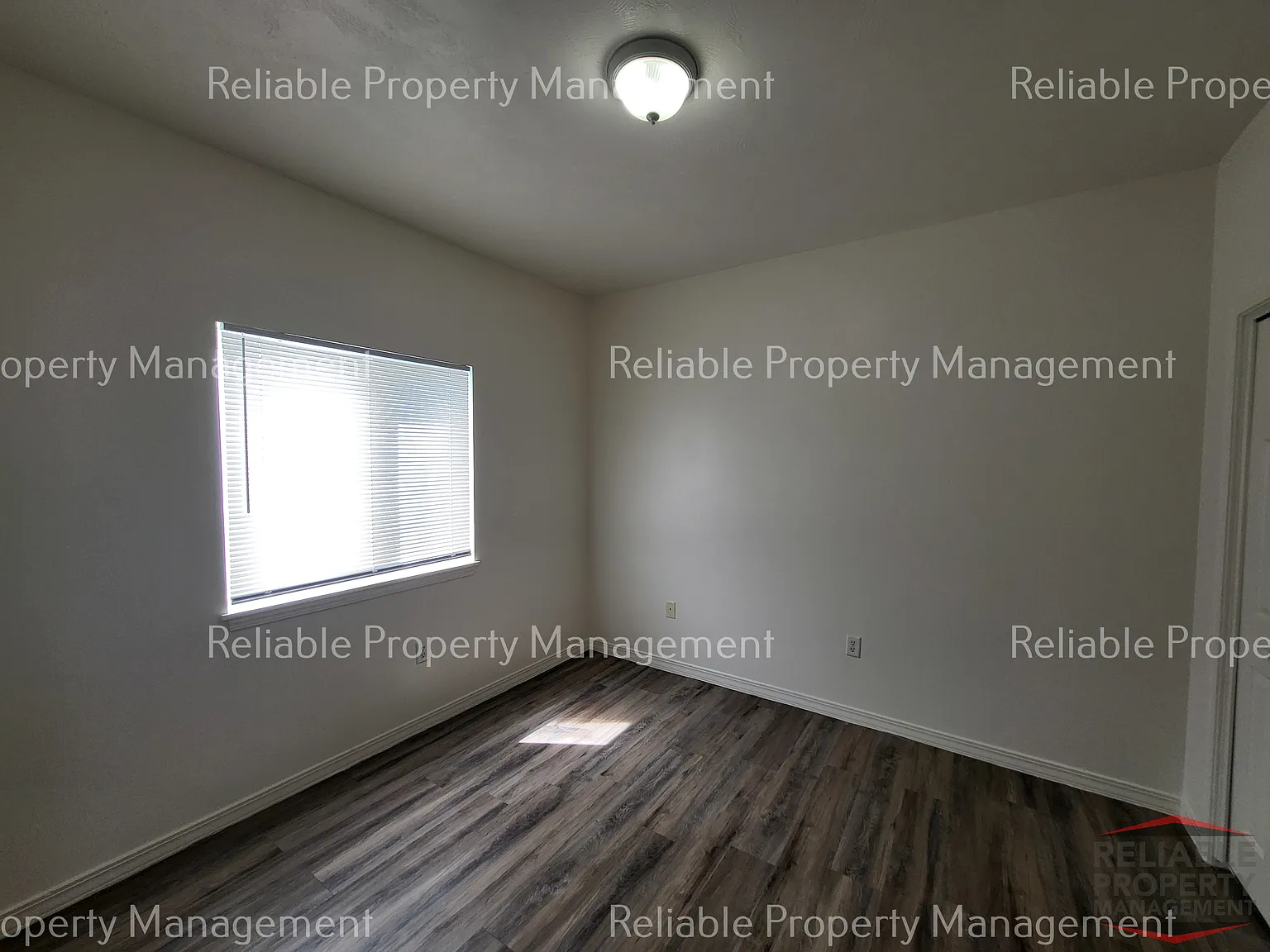 2 bed, $1,050 — Photo 3