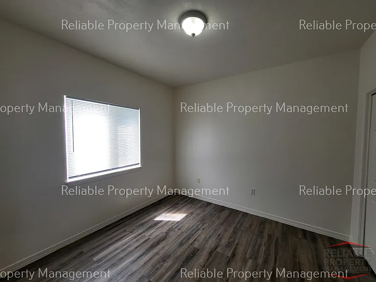 685 John Adams Pkwy #3 — Photo 3