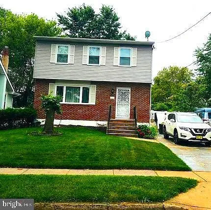 1745 W River Dr photo 1