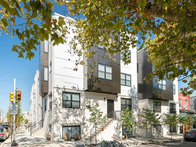 801 N 40th St — Photo 2