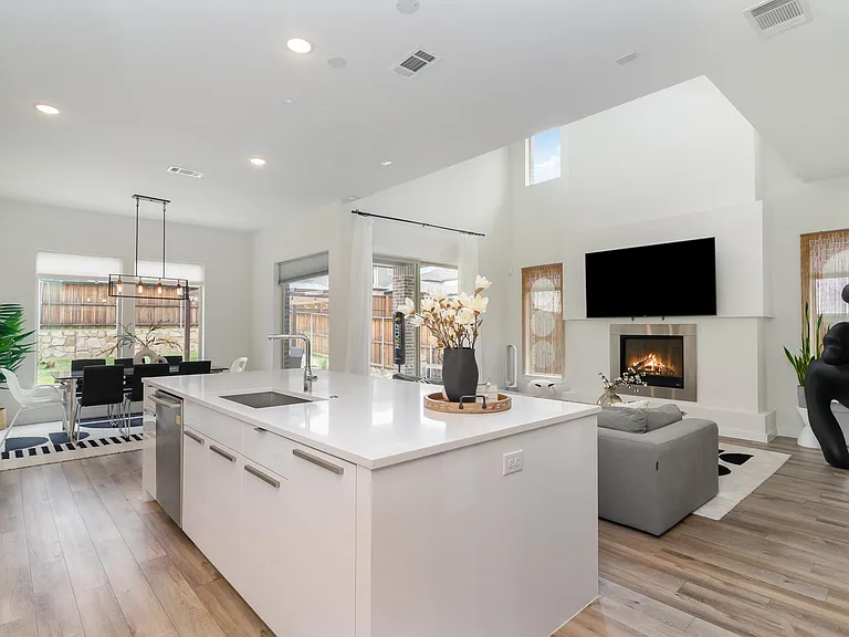 844 Baugh Dr — Photo 8