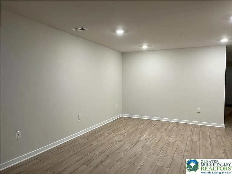 7620 Clayton Ave — Photo 20