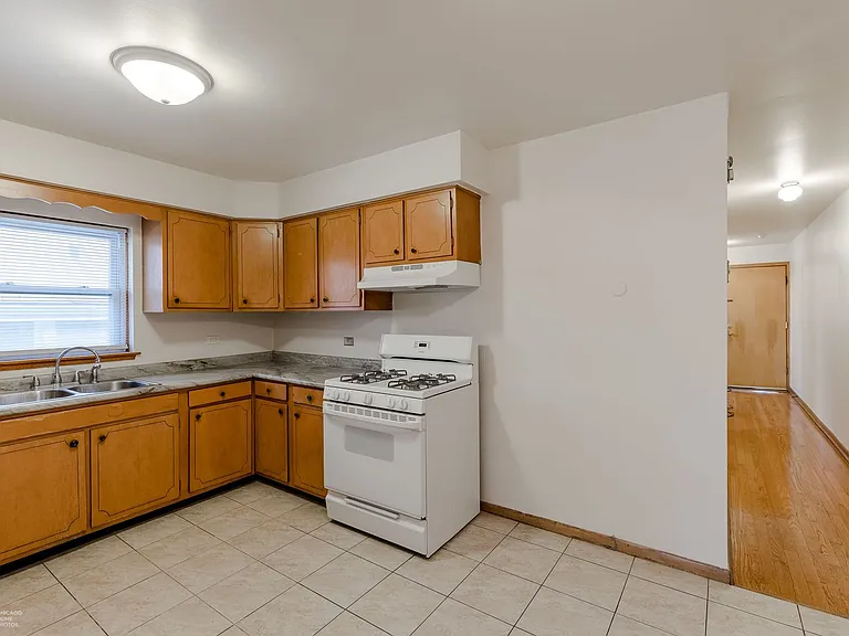 148 Des Plaines Ave — Photo 7
