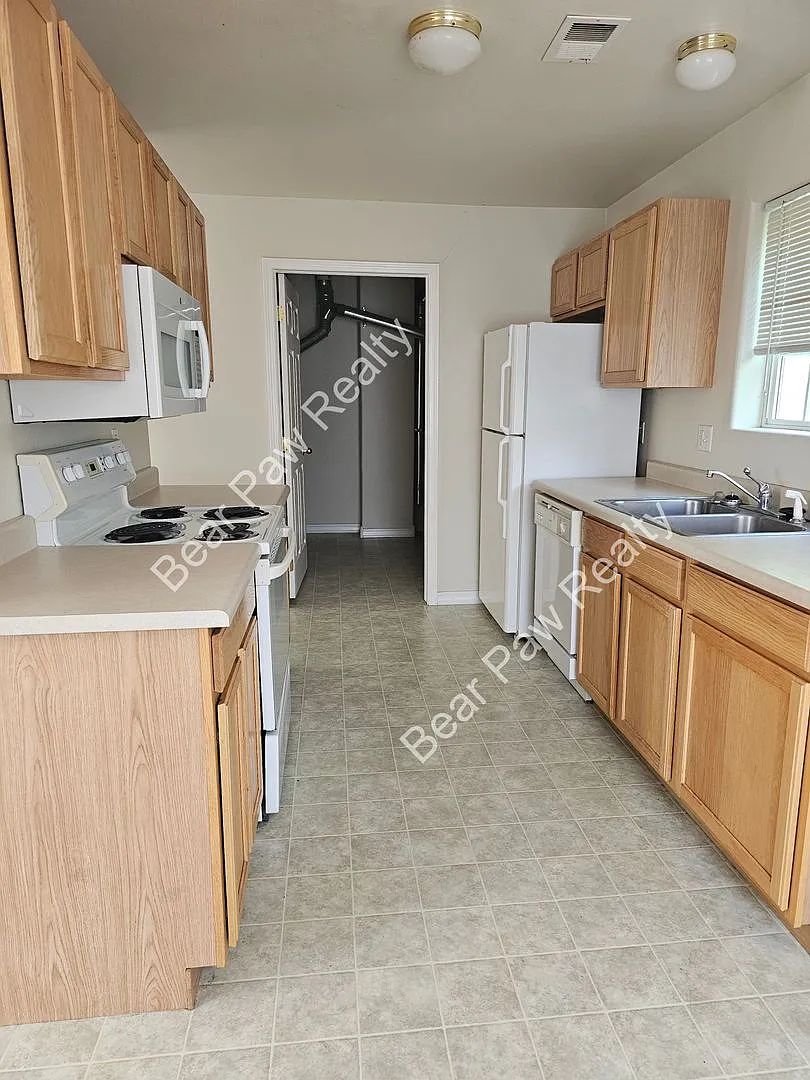 4010 Cheyenne St — Photo 4