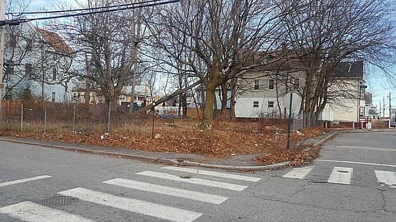 2nd image of 98 Ocean St