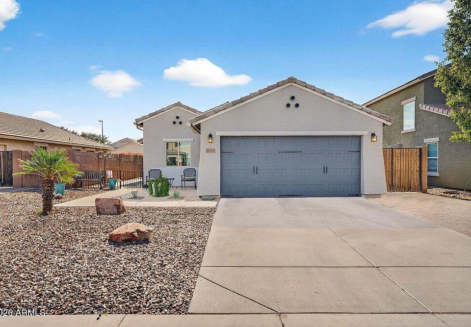 1st image of 2033 E Saddlebrook Rd