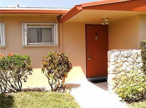 1st image of 2981 Crosley Dr W APT D