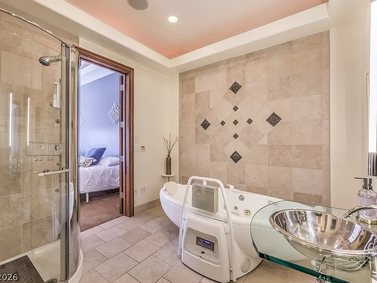 2780 El Camino Rd — Photo 48