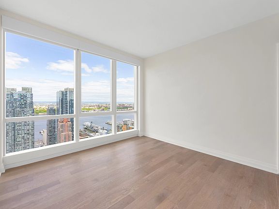 5th image of 450 W 42nd St #54F