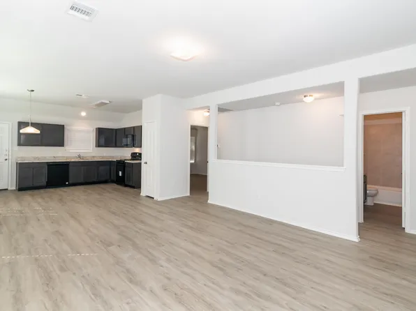 8526 Middleton Oaks Cir, Houston, TX 77028