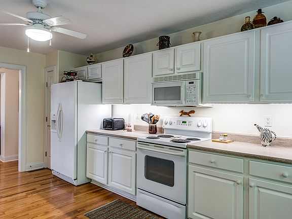 5th image of 185 Forest View Dr