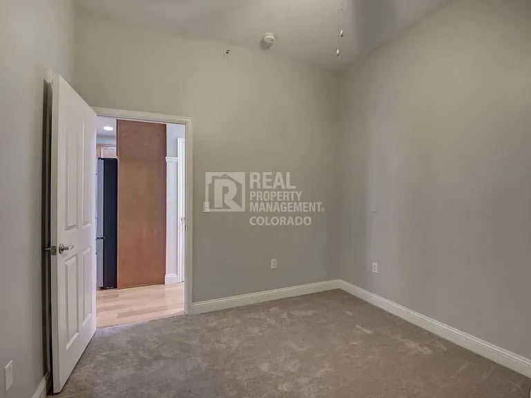 1950 N Logan St #302 — Photo 20