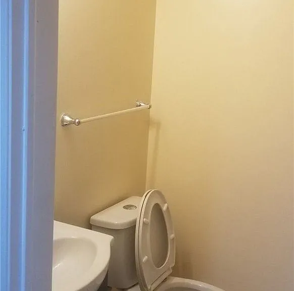 93 Chloe Cres #BASEMENT — Photo 11