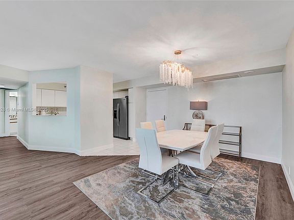 5th image of 3650 Mystic Pointe Dr #3300