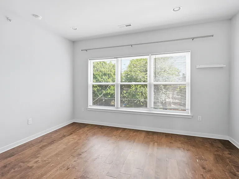 444 Kingsley St #444 — Photo 23