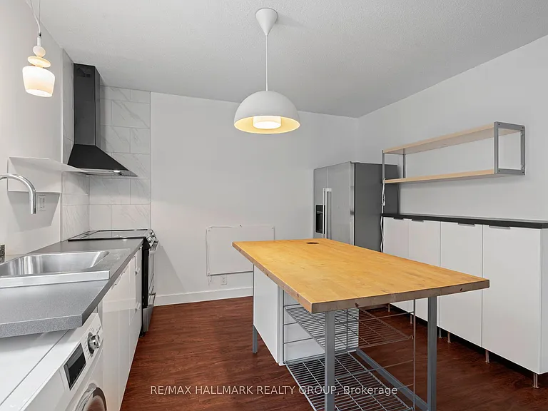 378 Booth St — Photo 7
