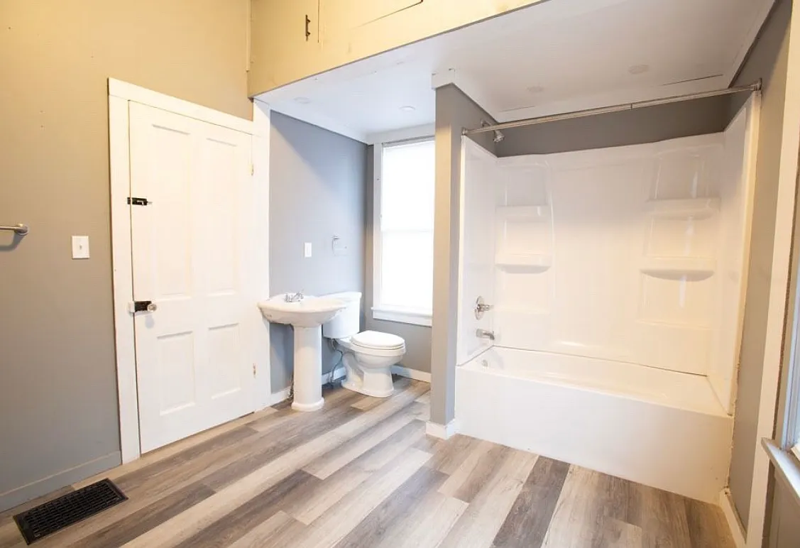 2 bed, $1,450 — Photo 4