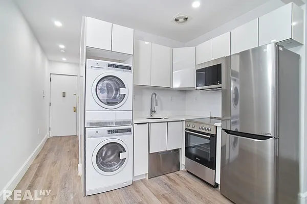 Rented by REAL New York | media 27