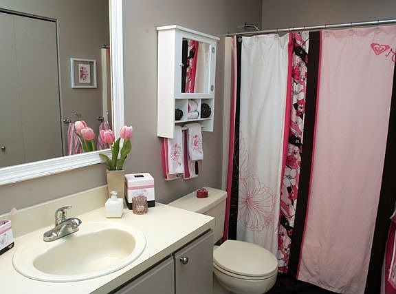 wnd Bathroom