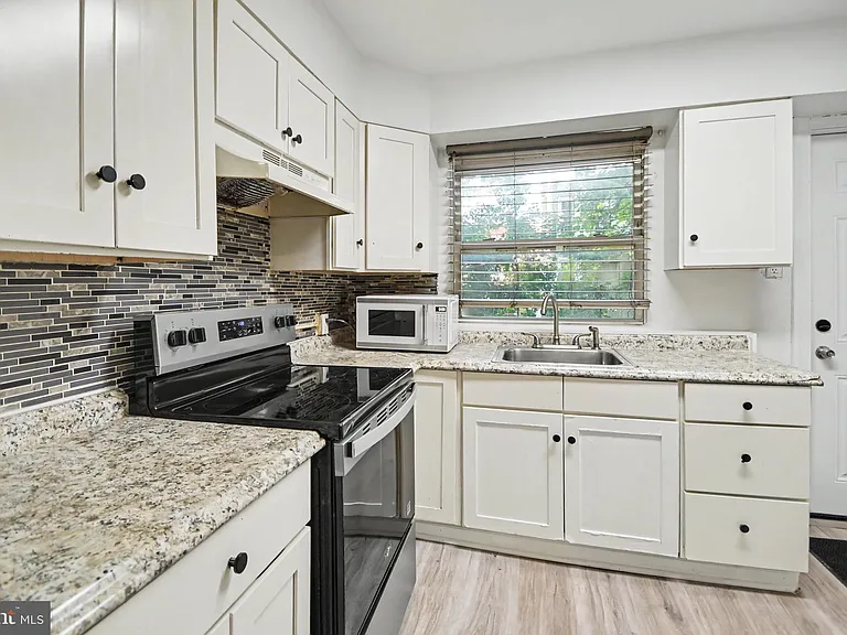 1921 W Allegheny Ave — Photo 12