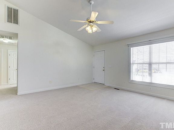 5th image of 228 Springside Dr