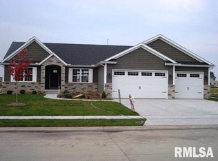 5838 Vanderginst St, Bettendorf, IA 52722