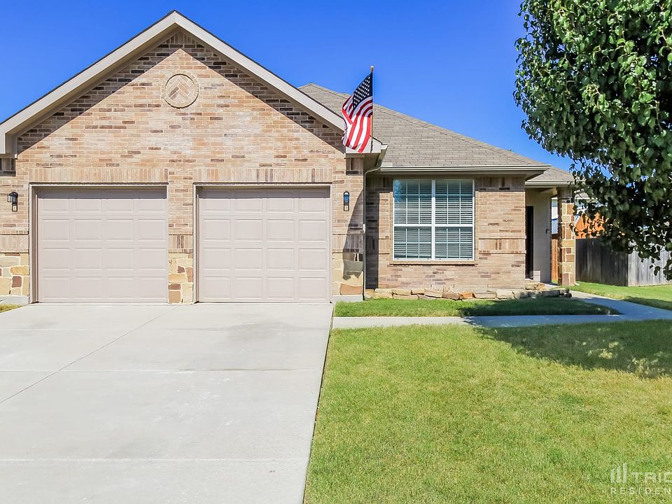 1st image of 209 Stable Dr